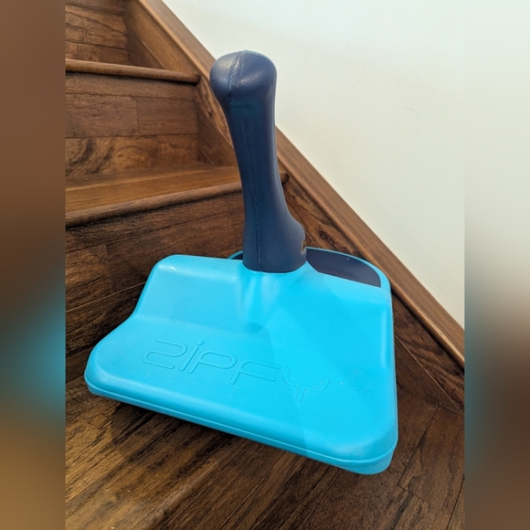 Zipfy Sled Classic Freestyle Mini Luge Ride-On Speedster Snow Sled- 3 Available - Picture 16 of 17